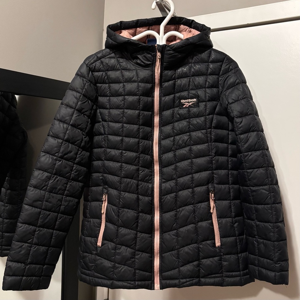 Reebok Puffer Jacket with Carrying Pouch Size M
